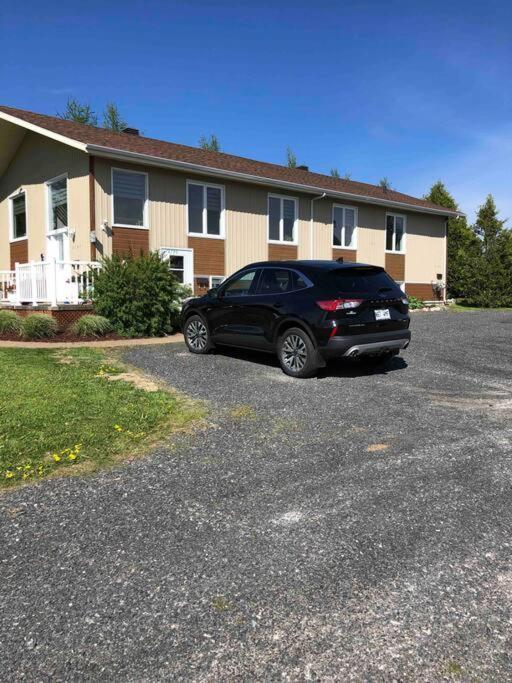 Aux Quatre Vents 4,5 Grand Logement Prive Lac-Mégantic エクステリア 写真
