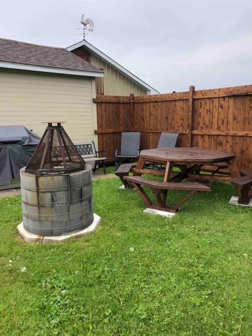 Aux Quatre Vents 4,5 Grand Logement Prive Lac-Mégantic エクステリア 写真